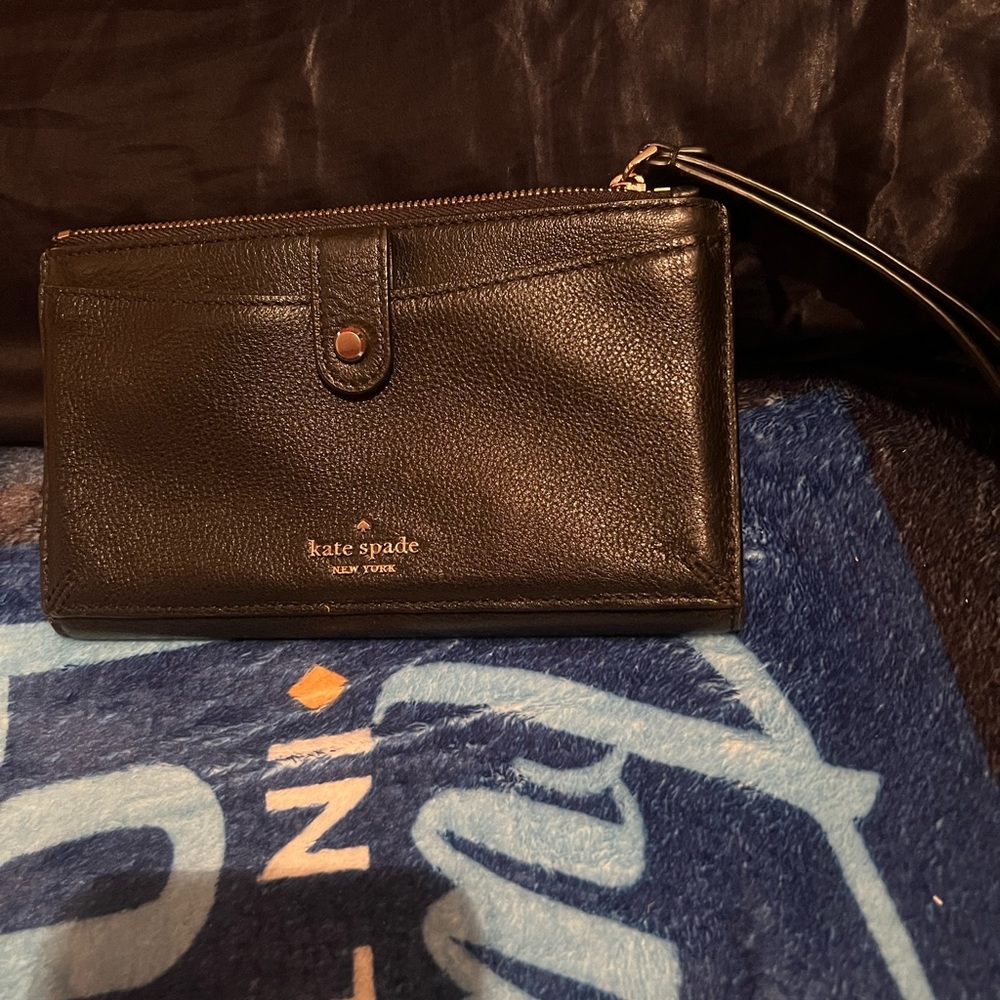 (SOLD) Kate Spade Black Wristlet Wallet